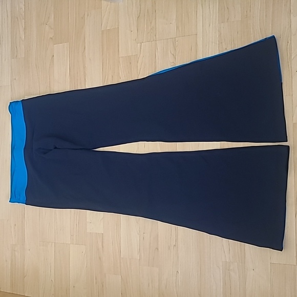 Lululemon Like New Navy Leggings Blue Waist Wide Leg Flare Pants Size 4 - Picture 1 of 6